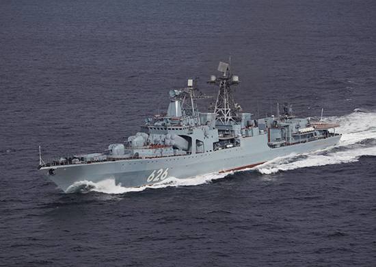 «Вице-адмирал Кулаков» выполняет учебно-боевые задачи в Красном море