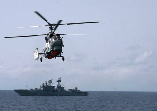 Вертолетчики ТОФ отработали посадку на палубу противолодочного корабля
