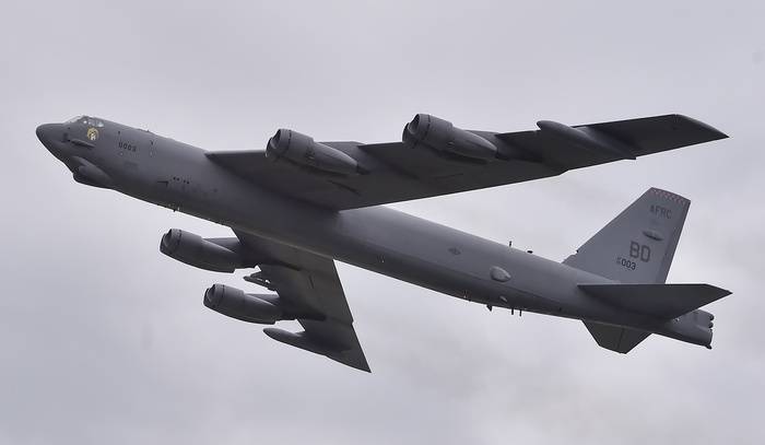 США перебрасывают в Европу два бомбардировщика B-52 из-за учений "Запад-2017"
