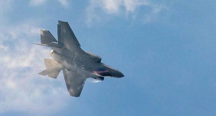 F-35 ВВС США наносят удары по целям на полигоне в Южной Кореей в рамках совместных учений