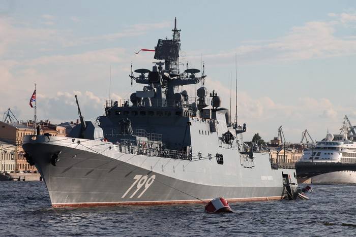 Фрегат "Адмирал Макаров" передадут флоту до конца сентября