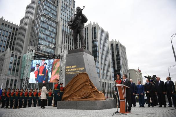 Обвинения Калашникова в плагиате стали частью идеологической войны