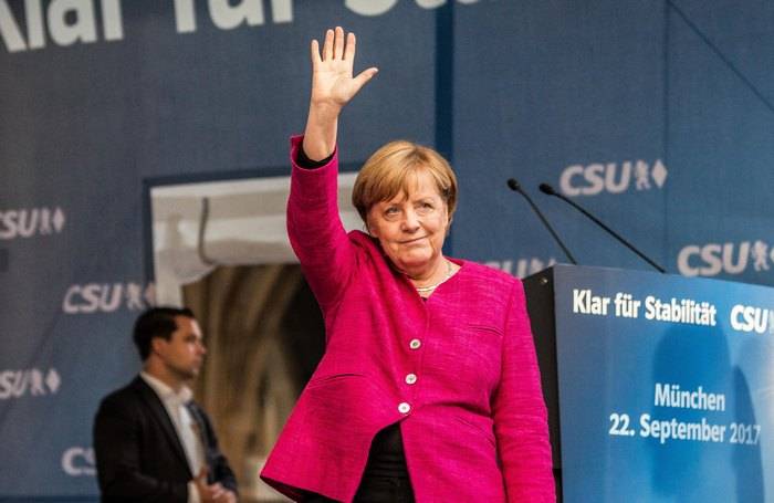 Меркель:  G7 готова ужесточить санкции против России