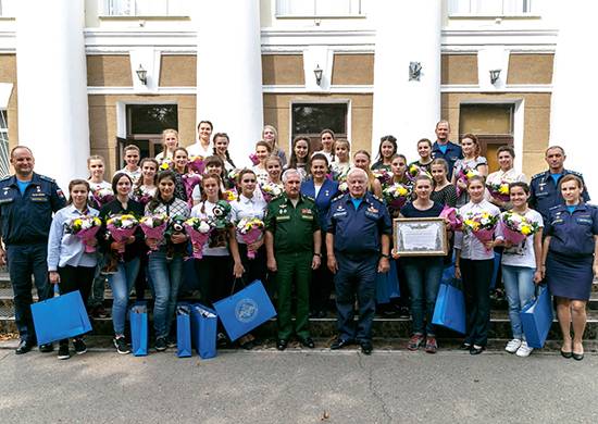 Краснодарское училище летчиков объявило о зачислении на первый курс 15-ти девушек