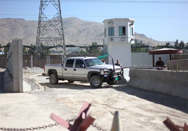 Аэропорт Кабула обстреляли незадолго до прилёта главы Пентагона и генсека НАТО