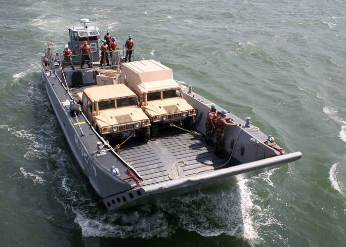 Армия США заказала разработку новых десантных катеров