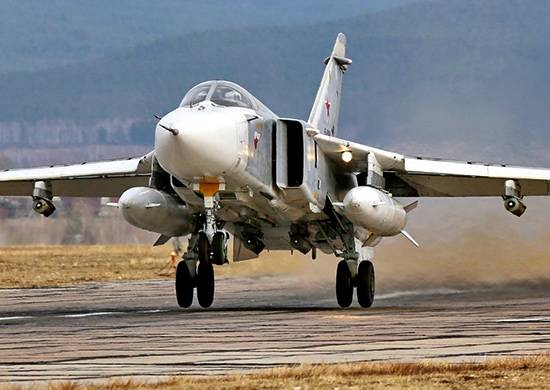 Экипажи Су-24 уничтожили в устье Волги колонну военной техники «противника»