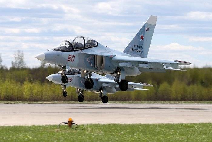 Краснодарское летное училище получит четыре новых Як-130
