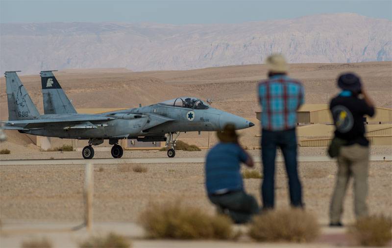 SOHR: Израильская авиация нанесла удар по ИГИЛ на юге Сирии