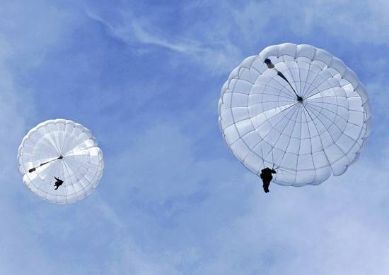 До конца года ВДВ получат 10 тысяч новых парашютов