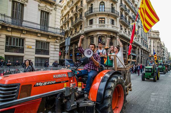 Каталонский парламент принял решение о самороспуске по директиве Мадрида
