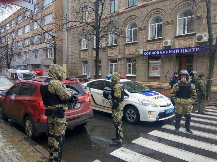 Глава МВД Украины  Аваков согнал силовиков на защиту сына
