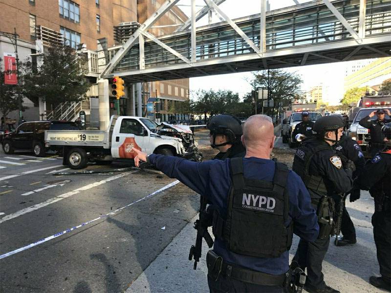 В результате теракта в Нью-Йорке погибли не менее 8 человек