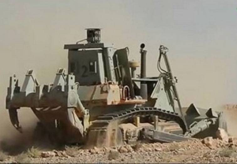 В Сирии замечен бронебульдозер с защитой от ПТУР