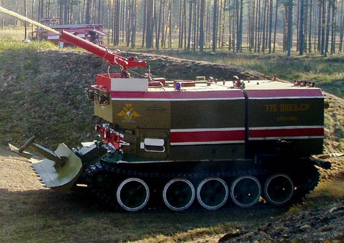 В ВВО началась поставка современных пожарных танков