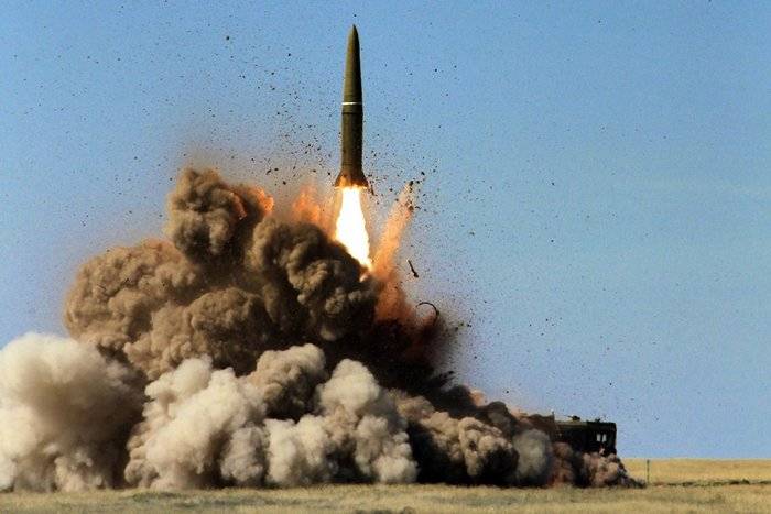 Расчеты "Искандер-М" поразили цель новой улучшенной ракетой на учениях ОДКБ 