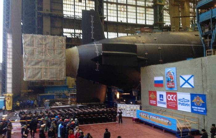 Первый подводный ракетоносец проекта "Борей-А" спущен на воду в Северодвинске