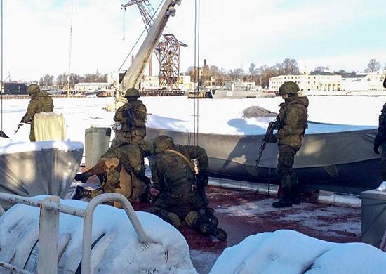 Антипиратские учения морской пехоты в Санкт-Петербурге