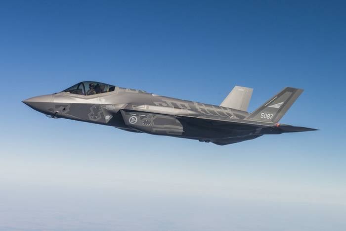Минобороны Норвегии: Новые истребители F-35 передают секретные данные в США