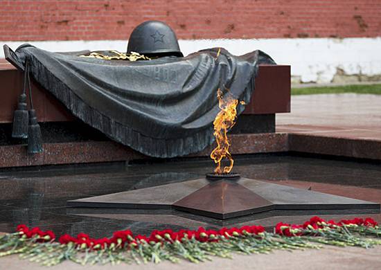 Чтобы помнили. 3 декабря - День Неизвестного Солдата в России