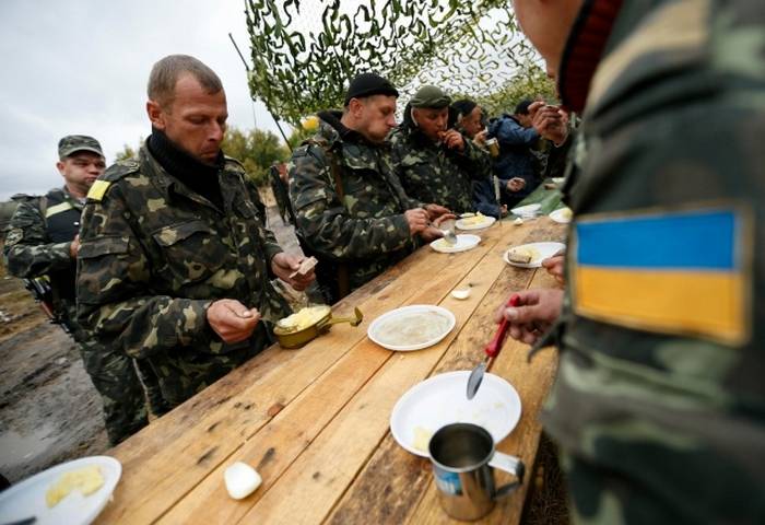 Простокваша вместо мяса: Чем кормят украинских солдат?