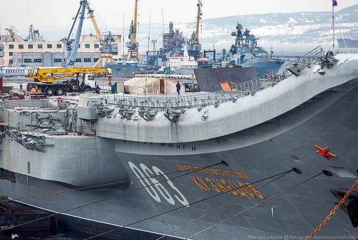 Крейсер «Адмирал Кузнецов» начнут ремонтировать в 2018 году 