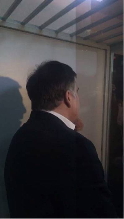 Саакашвили назвал себя военнопленным