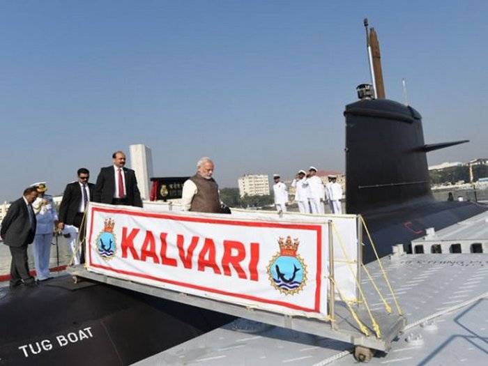 Первая индийская субмарина собственной постройки принята на вооружение