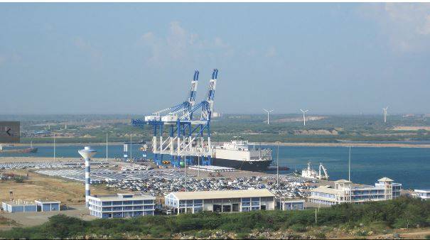 Китай взял в аренду глубоководный порт Хамбантота на Шри-Ланке