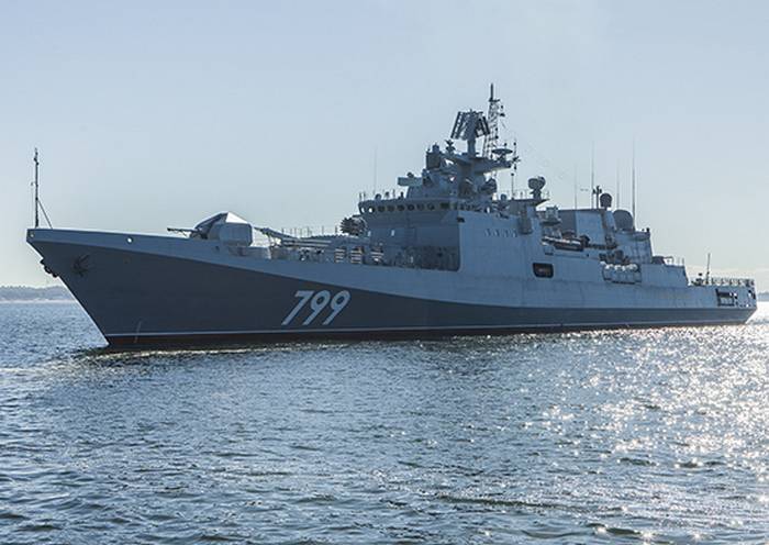 На сторожевом корабле «Адмирал Макаров» поднят Андреевский флаг