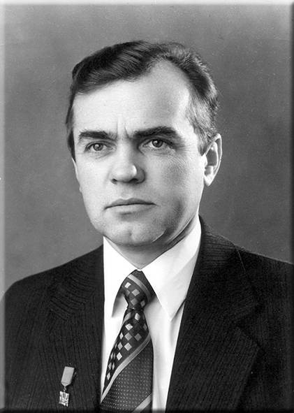 Владислав Дворянинов. Фото с доски почёта ЦНИИТОЧМАШ. 1973 год.