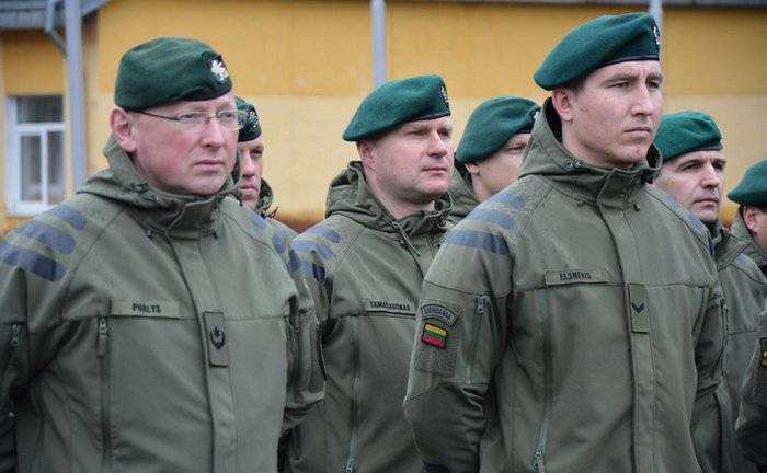 Литва направила на Украину военных инструкторов
