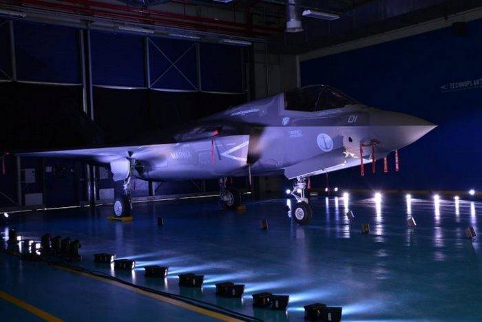 Итальянцы презентовали первый F-35B Lightning II, собранный за пределами США