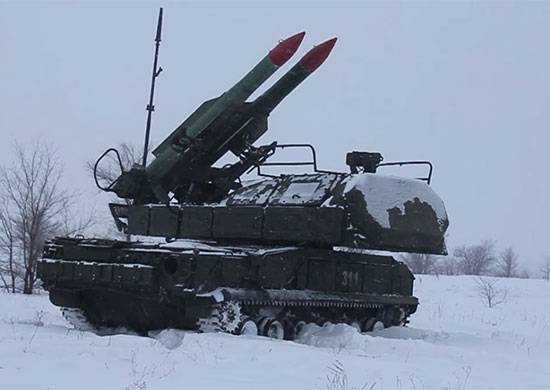ЗРК «Бук-М2» отразили ракетно-авиационный удар условного противника в Ленинградской области