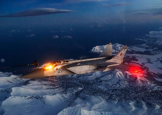 Экипажи МиГ-31 ТОФ впервые выполнили ночную дозаправку в воздухе
