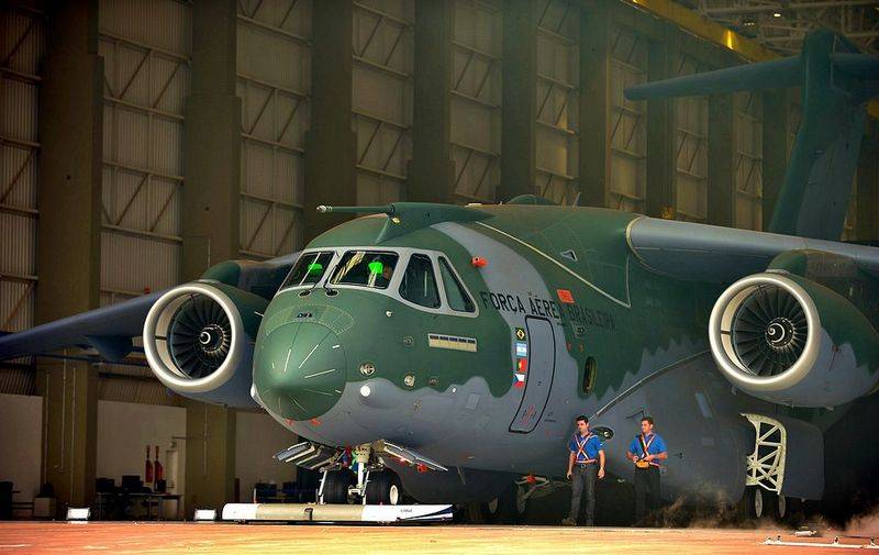 ВВС Бразилии до конца года примет на вооружение новый транспортник