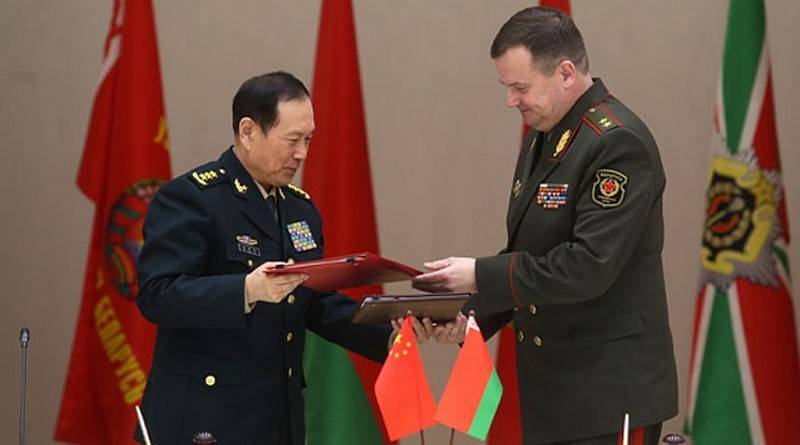 Белоруссия получит военную помощь от Китая. Безвозмездную