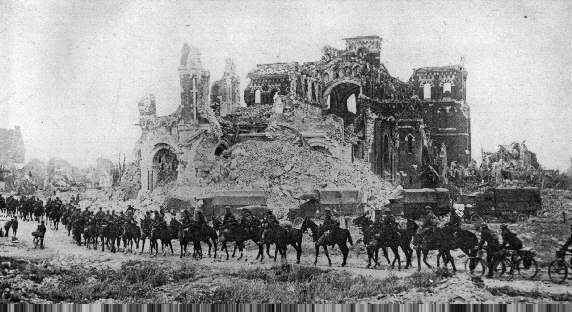 Поддерживая бронированные чудовища. Ч. 1. Британская кавалерия на третий год мировой войны