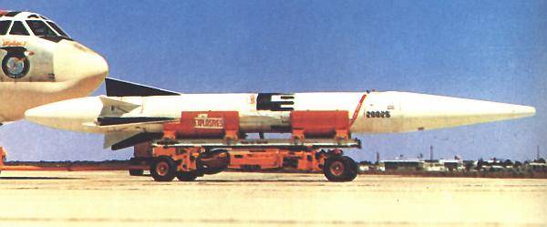 Аэробаллистическая ракета Douglas WS-138A / GAM-87 Skybolt (США)