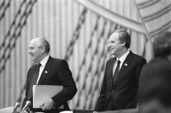 М.С. Горбачев и Н.И. Рыжков