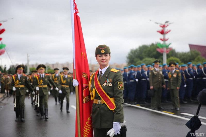 В Минске прошел военный парад в честь дня независимости