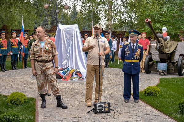 В Подмосковье открыт народный памятник Коломенским курсантам