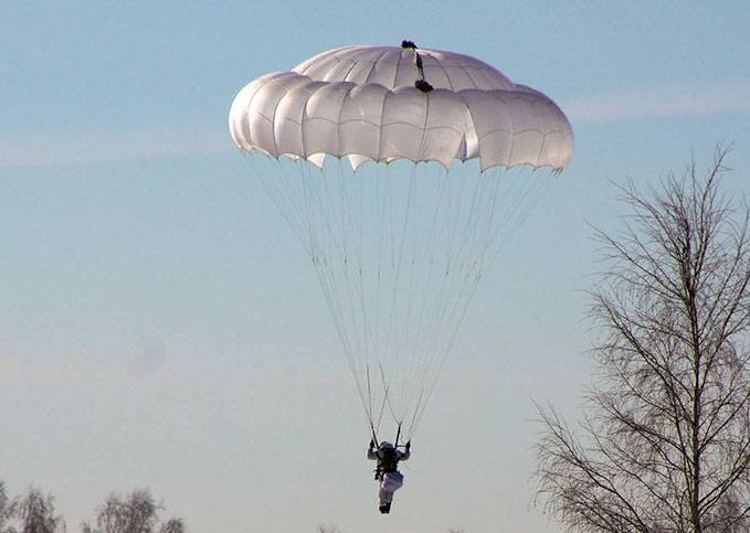 Под Владимиром во время тренировочного прыжка с парашютом погиб десантник