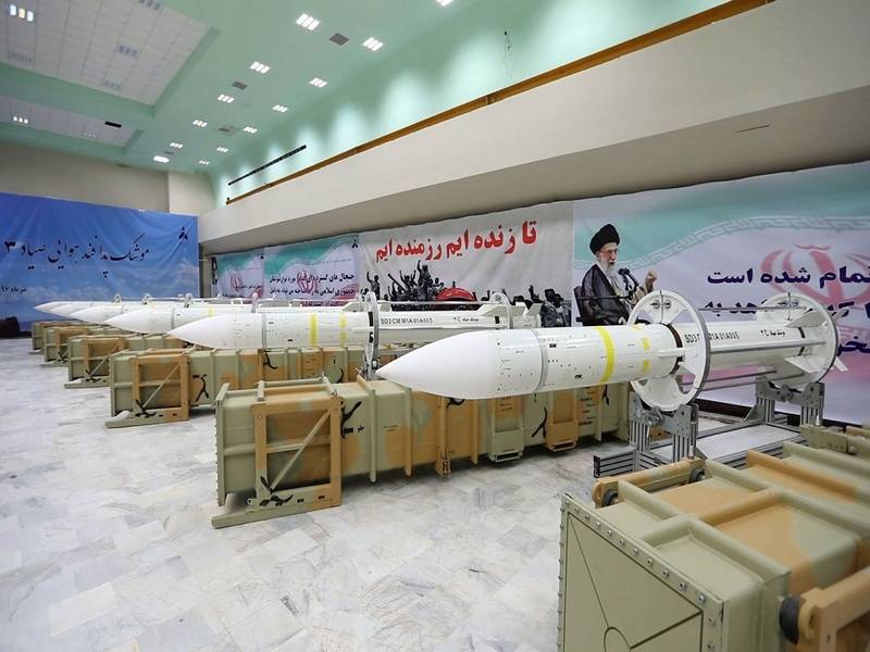 Иран провел испытания новых систем ПВО собственного производства