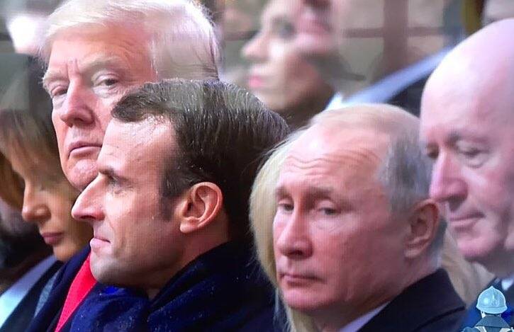 Путин и Трамп пожали друг другу руки в Париже
