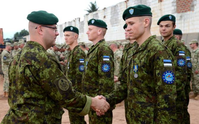 Эстонское ТВ: Русские парни в эстонской армии