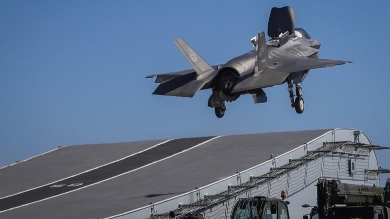 Опять F-35! Как дорогой истребитель может рассорить США и Британию