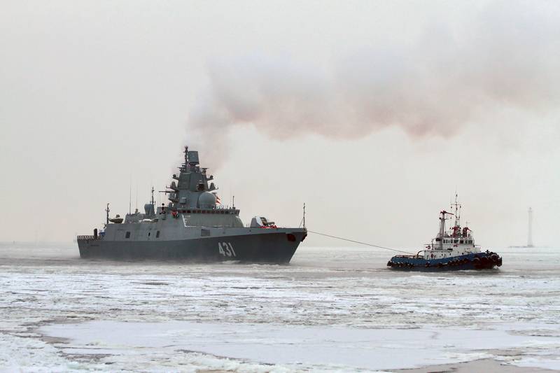 Новейший фрегат "Адмирал Касатонов" продолжает швартовные испытания