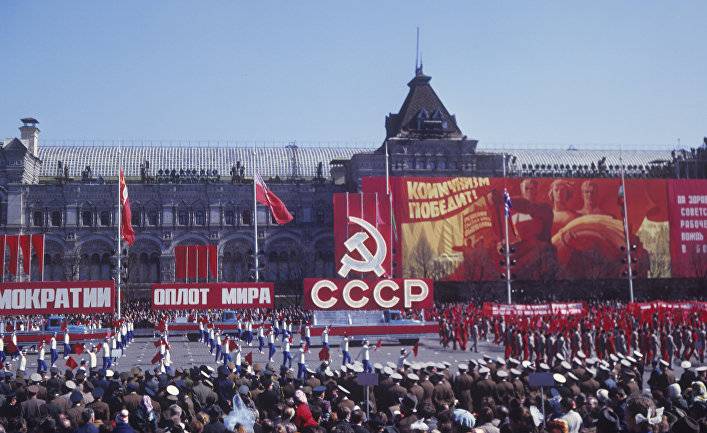 Почему в России до сих пор жалеют о развале Советского Союза?