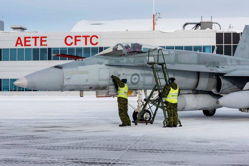 ВВС Канады начали получать списанные австралийские F/A-18A Hornet